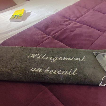 Hebergement Au Bercail Beaumont-sur-Sarthe Bagian luar foto