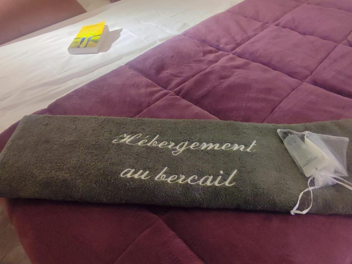 Hebergement Au Bercail Beaumont-sur-Sarthe Bagian luar foto